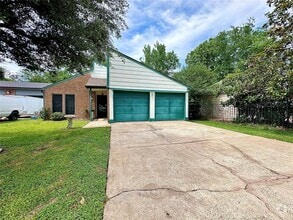 Building Photo - 9004 Vogue Ln