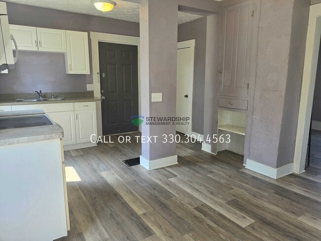 Building Photo - 20 Limbach Pl SW