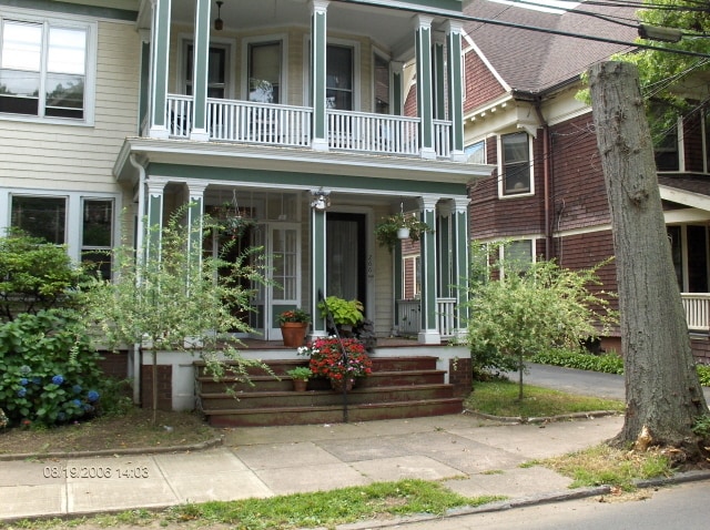 front - 266 Willow St