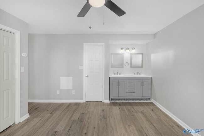 Foto del edificio - 9018 Mahogany Row SE