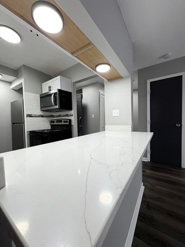 Building Photo - Discover Your Perfect Home at Bellagio North Living I in Indianapolis