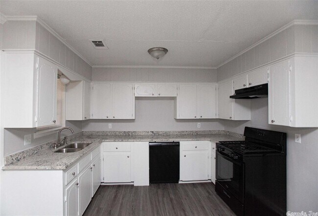 Building Photo - 424 Wicker Ln