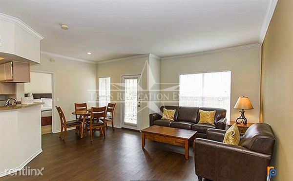 Foto del edificio - 11255 Huebner Rd
