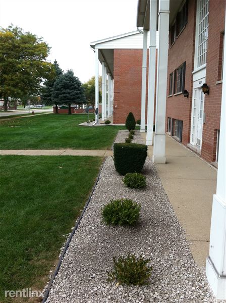 Building Photo - 8229 Denwood Dr