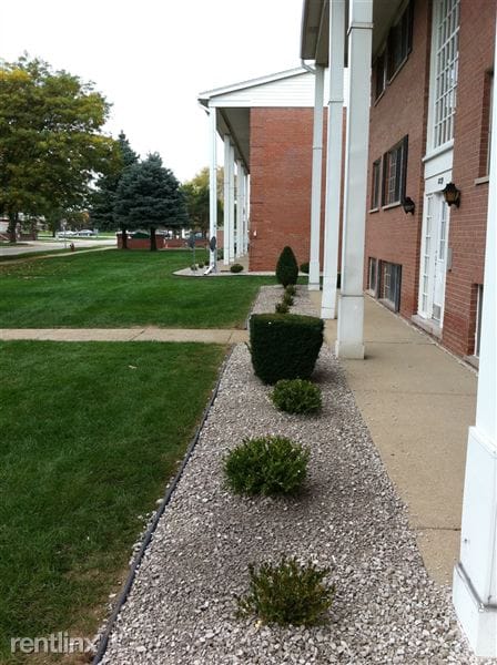 Building Photo - 8229 Denwood Dr