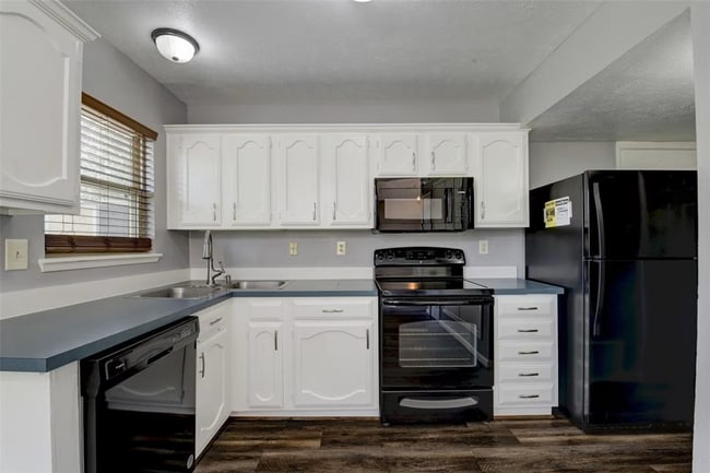 Foto del edificio - 10107 Sand Pass Ln