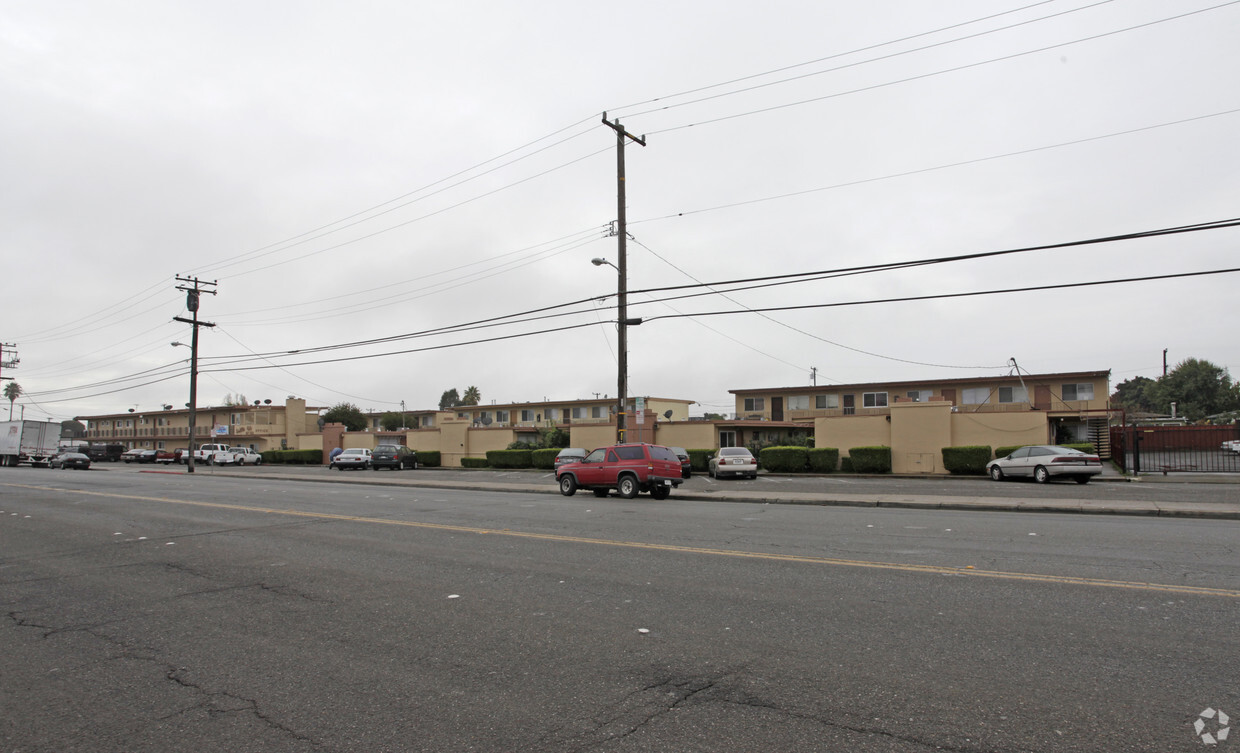 Primary Photo - Doolittle Apartments