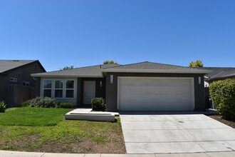 Building Photo - 524 Janell Ct