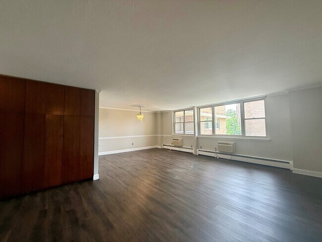 Foto del edificio - 1301 N Harrison St