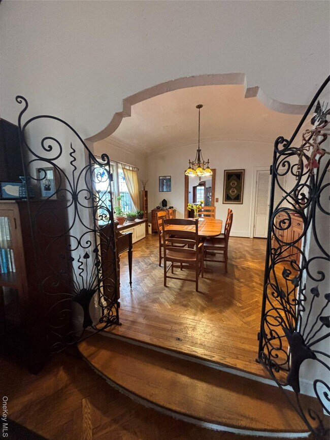 Foto del edificio - 329 E Chester St