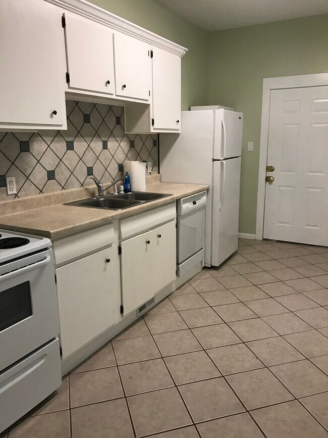 Foto del edificio - 213 Burns Ave