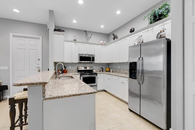 Foto del edificio - 17698 Evangeline Ave