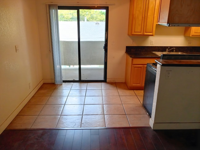 Foto del edificio - 1080 Temple Ave