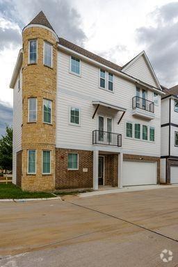 Building Photo - 200 S Village Way