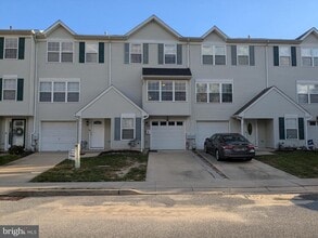 Building Photo - 6 Millstream Rd