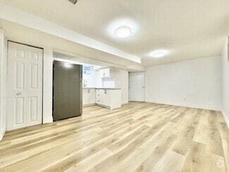 Building Photo - 136 Campbell Ave