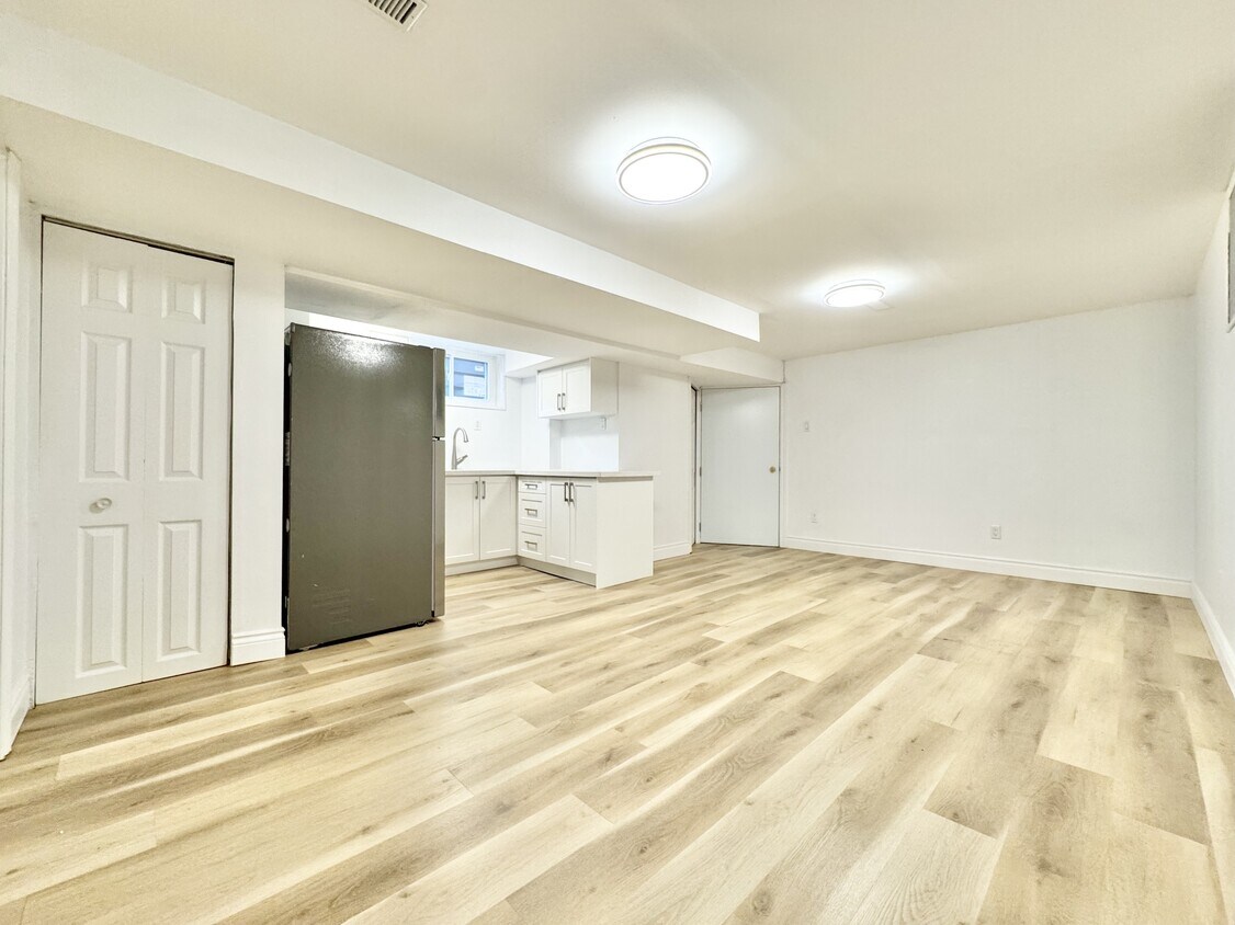 Photo principale - 136 Campbell Ave