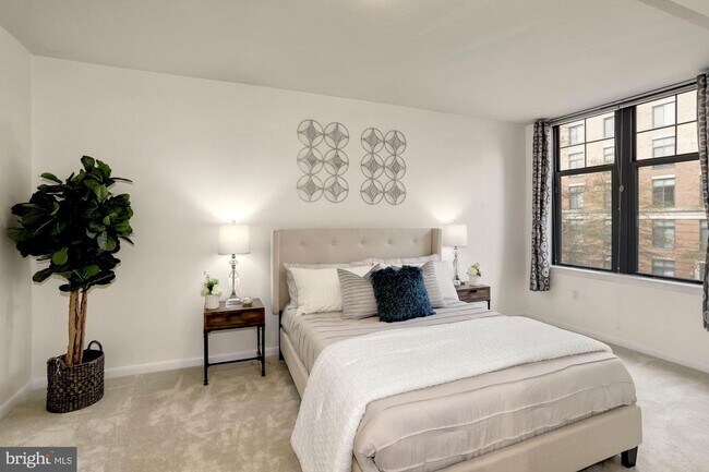 Foto del edificio - 1021 N Garfield St