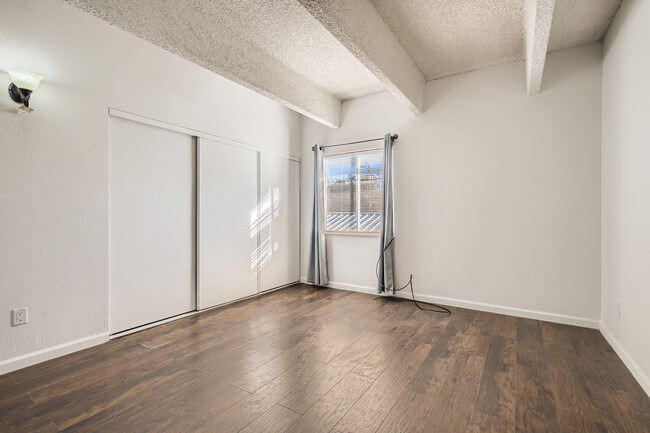 Building Photo - 364 S Ironton St