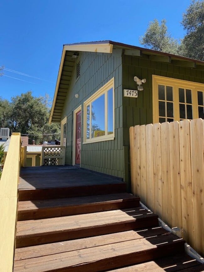 Building Photo - 7475 Pine Valley Rd