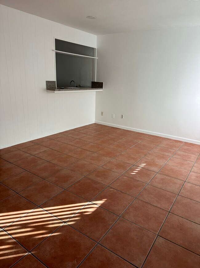 Foto del edificio - 4107 Sunset Dr