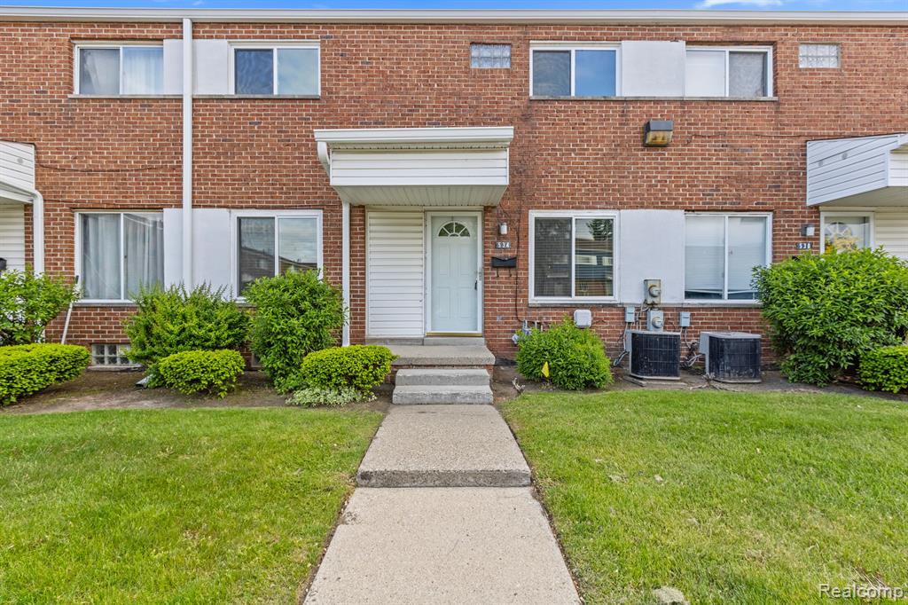 Foto principal - 534 St Maron Pl