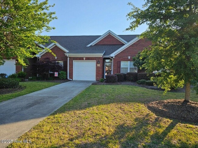 Foto del edificio - 204 Hilliard Ct