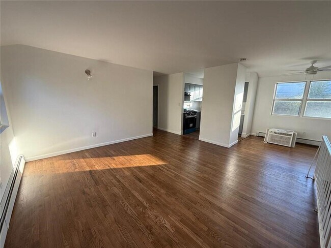 Foto del edificio - 120-36 Marsden St