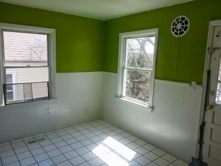Building Photo - Great house on dead end street - Covedale gem
