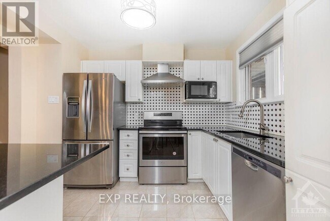 Photo du bâtiment - 259 Monterey Dr