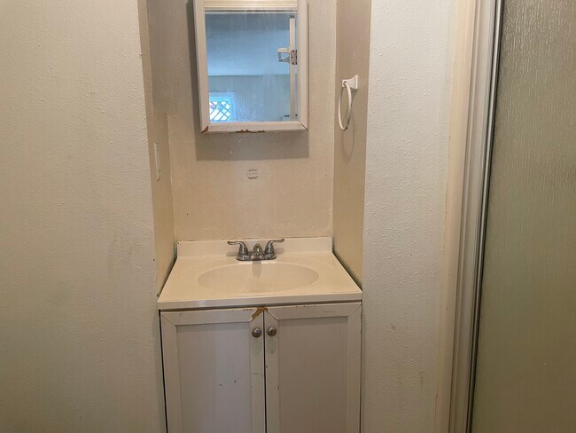 Foto del edificio - 4258 W 102nd St