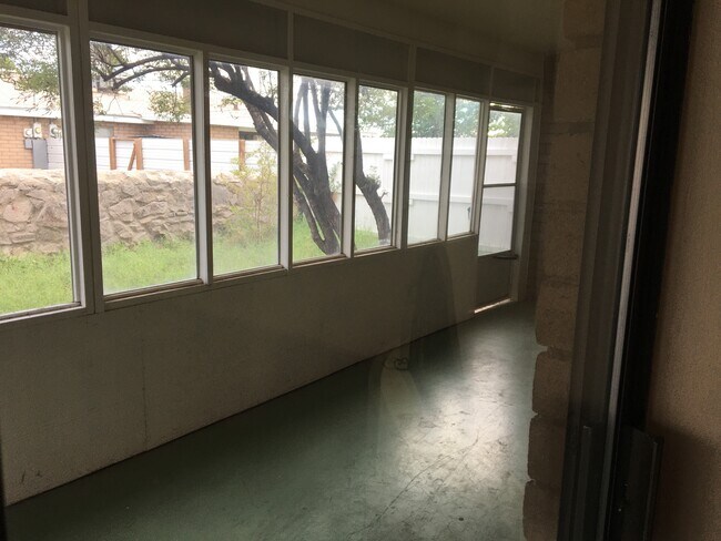 Building Photo - 2906 Los Amigos Ct