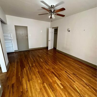 Building Photo - 4915 W Belle Plaine Ave