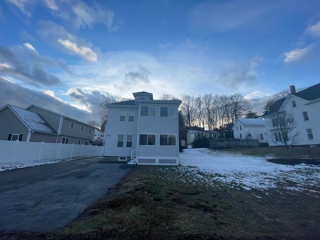 Foto del edificio - 290 Hilldale Ave