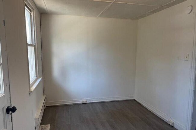 Building Photo - 440 Fauber St