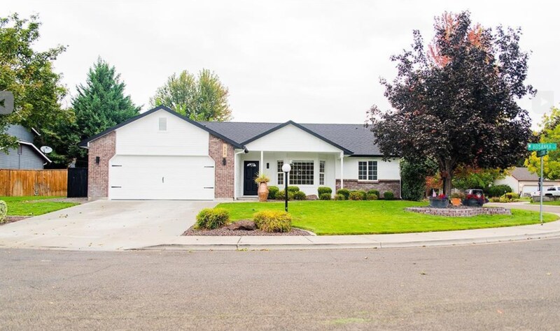 Primary Photo - 434 W Bosanka Dr