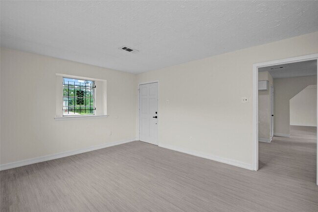 Foto del edificio - 7329 Gleason Rd