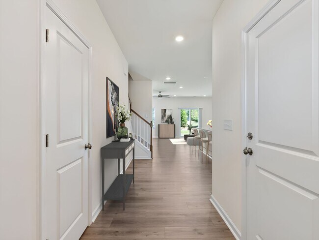 Foto del edificio - Like New Townhome in North Charlotte.