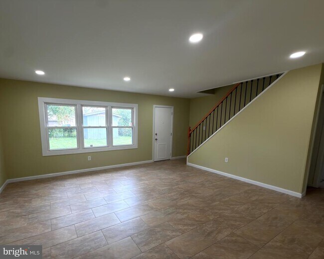 Foto del edificio - 54 Plumtree Ln
