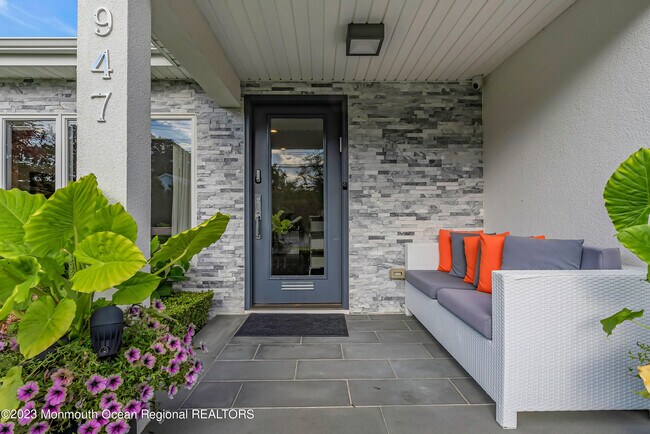 Foto del edificio - 947 Norwood Ave