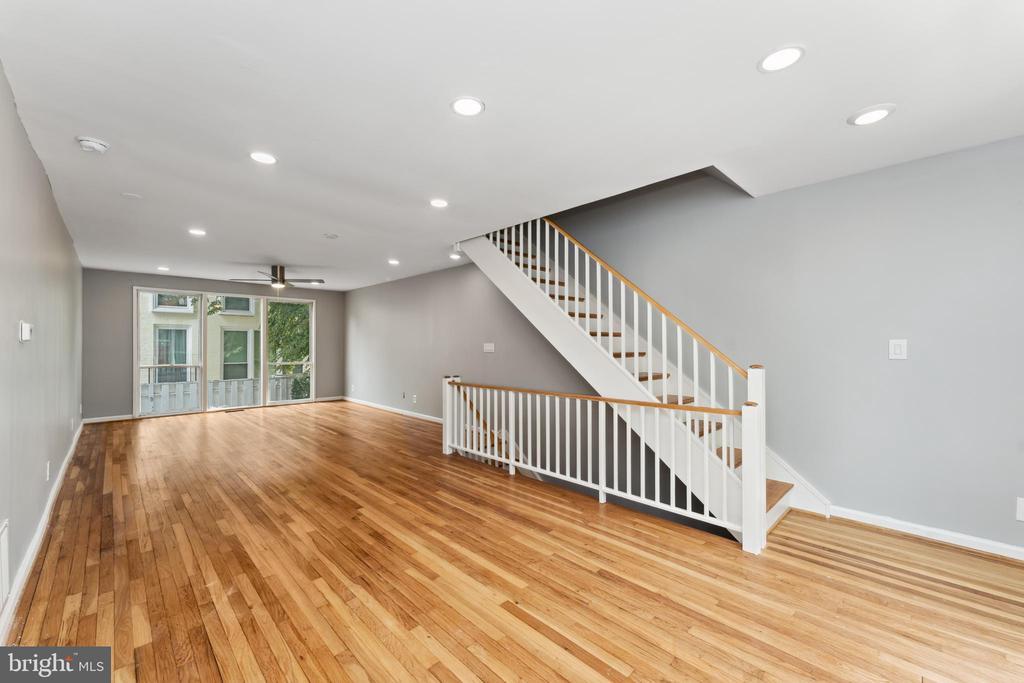 Primary Photo - 212 G St SW
