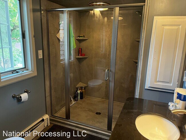 Building Photo - 5 br, 3.5 bath House - 715 North McKean St...