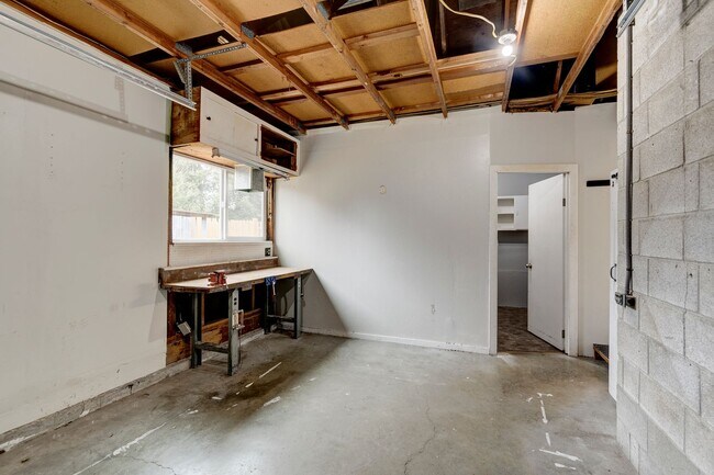 Foto del edificio - Welcome to this 3 Bed 2 Bath Home Close To...