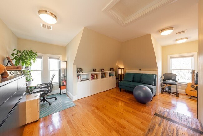 Building Photo - 57 Kidder Ave