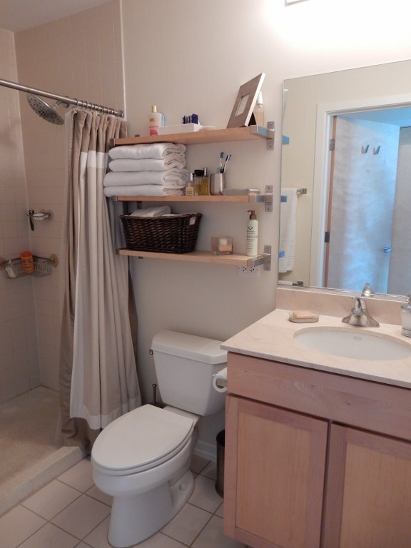 Foto del edificio - 1000 W Leland Ave