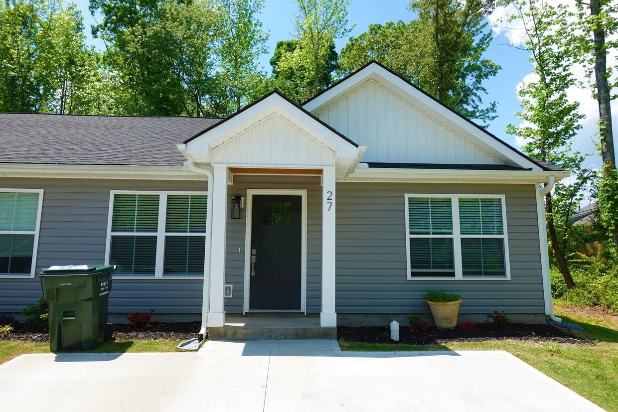 27 Lincoln School Cir, Taylors, SC 29687 House for Rent in Taylors