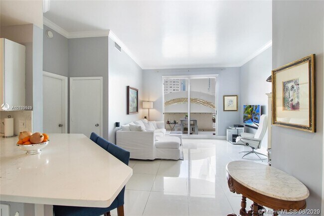 Building Photo - 888 Brickell Key Dr