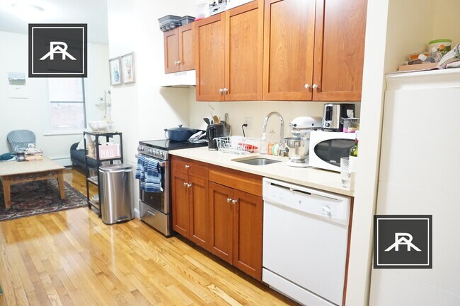 Foto del edificio - 483 Beacon St