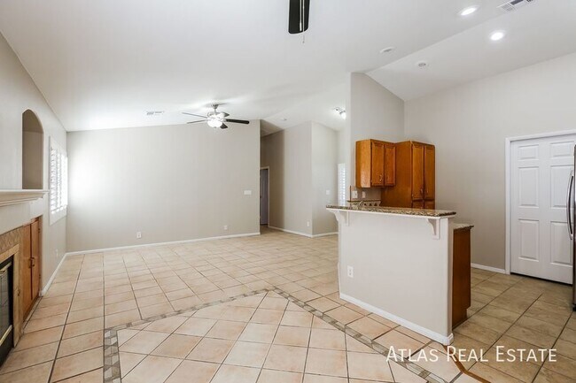 Building Photo - MOVE IN READY! | Cozy 3-Bedroom, Single St...