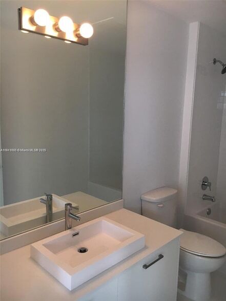 Photo - 151 SE 1st St Apartment